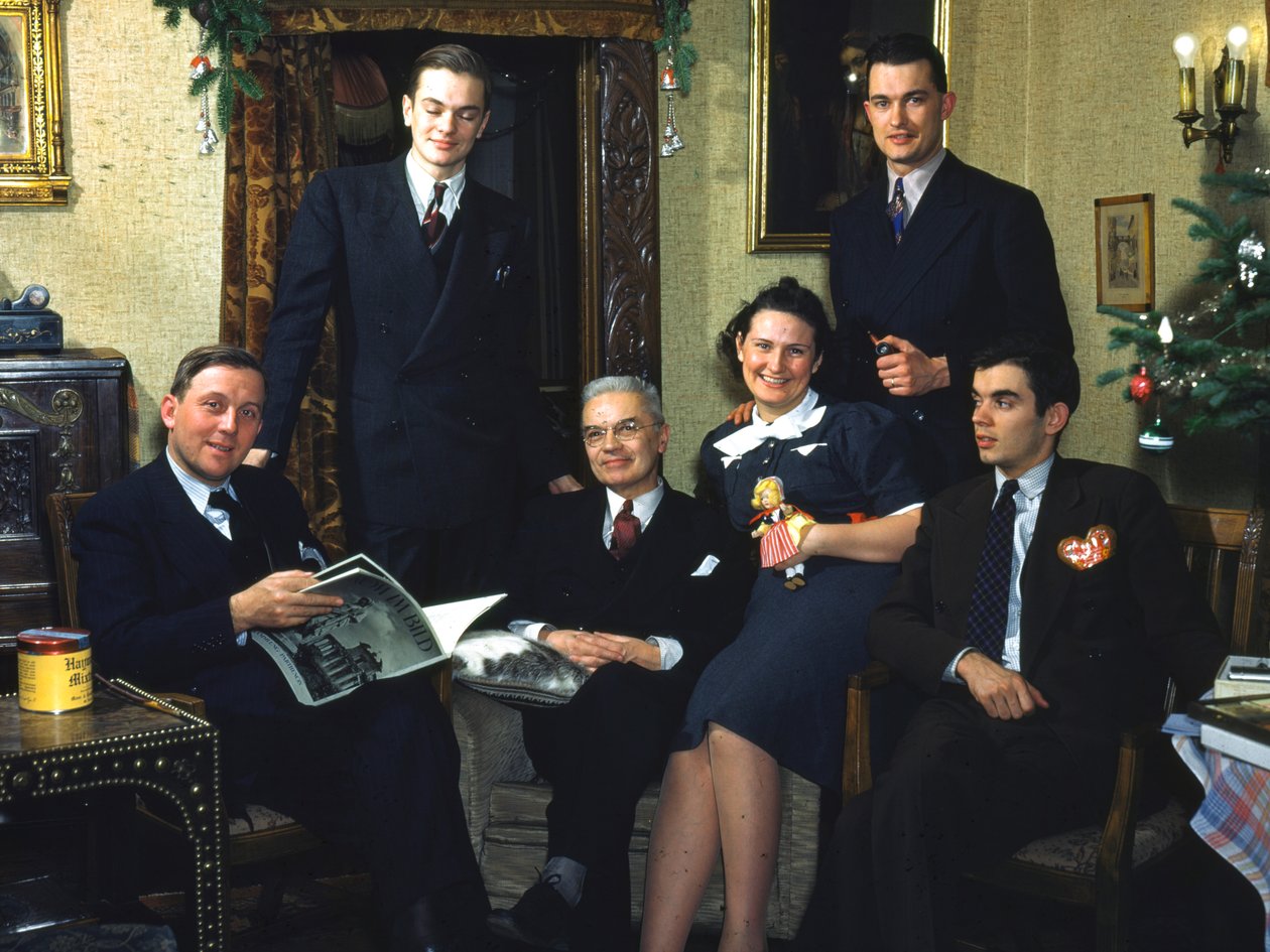 Família e casa em Dresden, Alemanha, do Dr. Fritz Gustav Wentzel e da sua mulher Verna em... de Fritz Wentzel