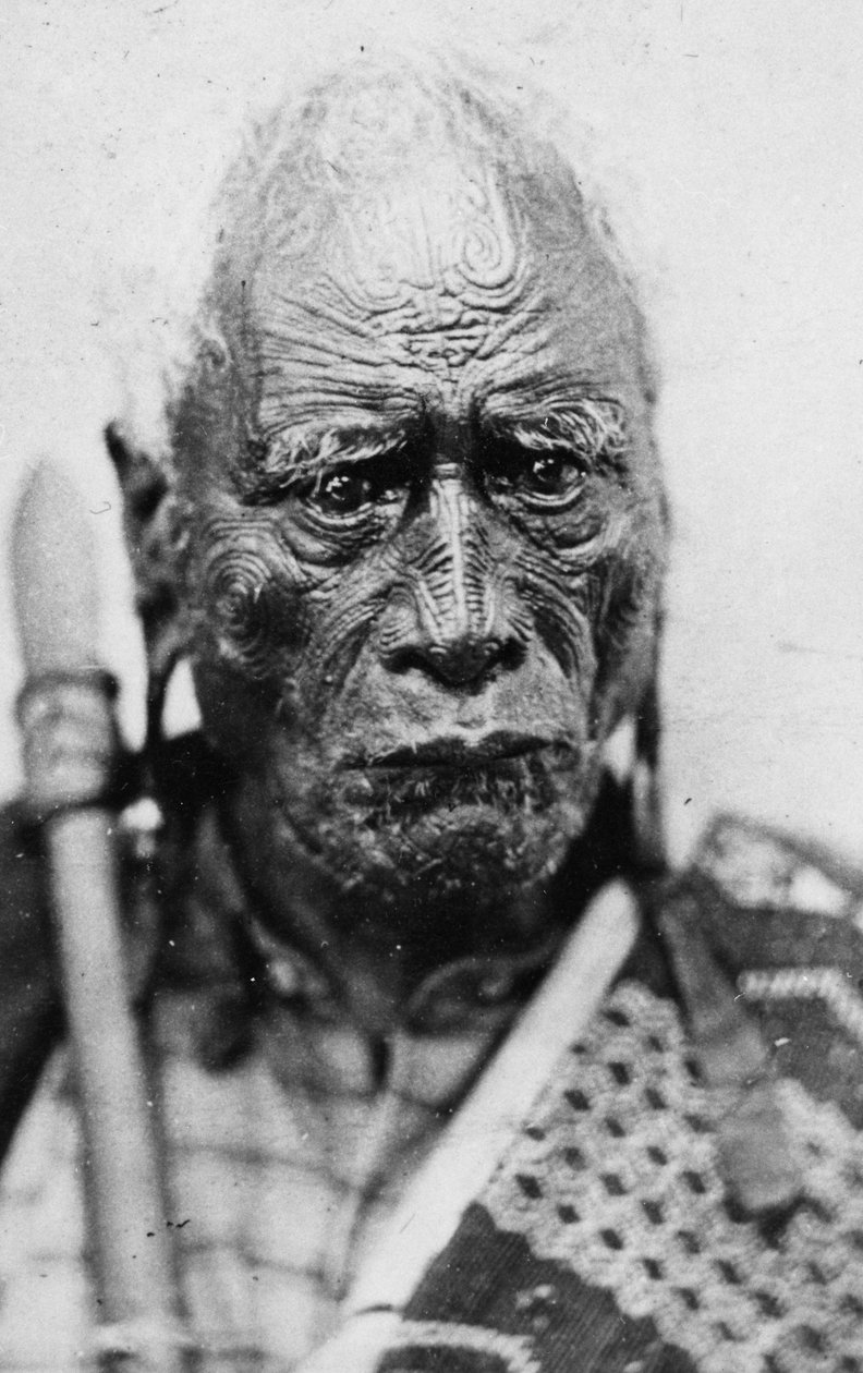 Retrato de um homem maori, Taraki Ngakuti é Tumuhuia, com tatuagens faciais &39;Moko&39;, c.1860s de G. W. Bishop