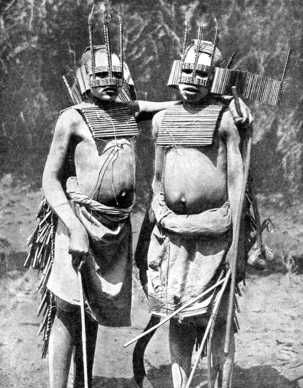 Dois feiticeiros, Tanganyika Tanzânia, África, 1936. de GPA