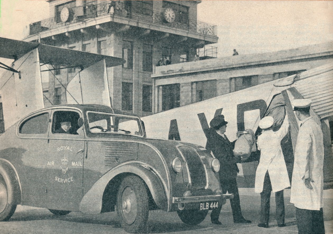 Carregando e-mails a bordo de um navio da Imperial Airways no aeroporto de Croydon, c1936 c1937 de GPO