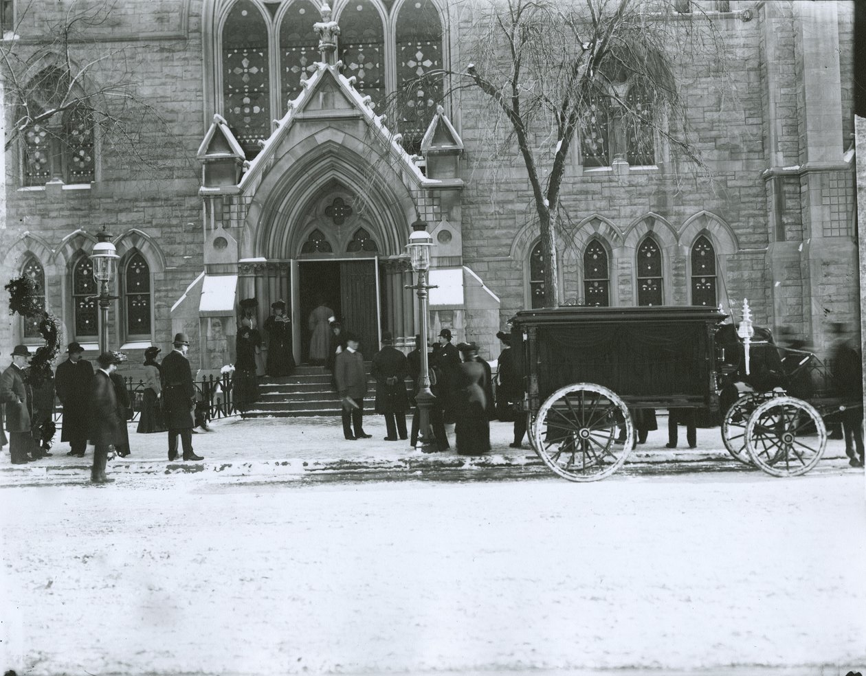 Funeral da Sra Gilbert, Bloomingdale Reformada Igreja Holandesa, New York City de G.P. Hall und Sohn