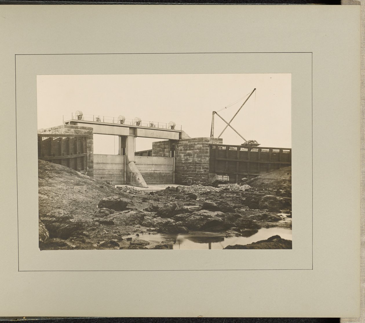 Eclusas de Norton - Face do canal de G. Herbert and Horace C. Bayley