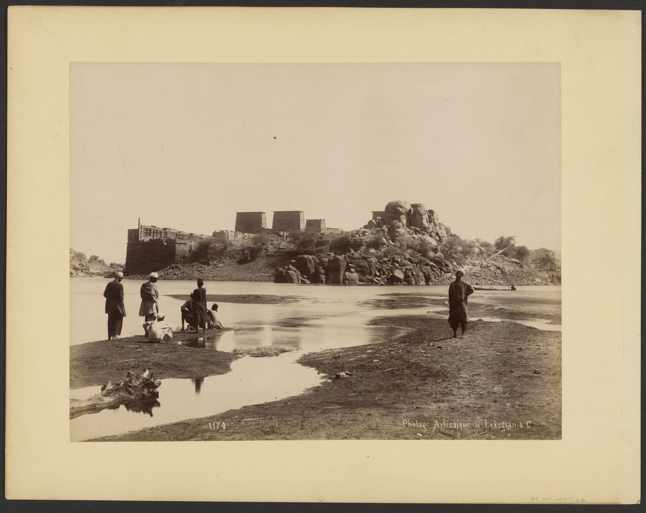 Colossos de Memnon de G. Lekegian