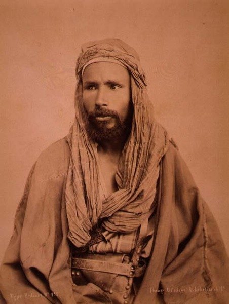 Retrato de um beduíno egípcio (foto sépia) de G. Lekegian