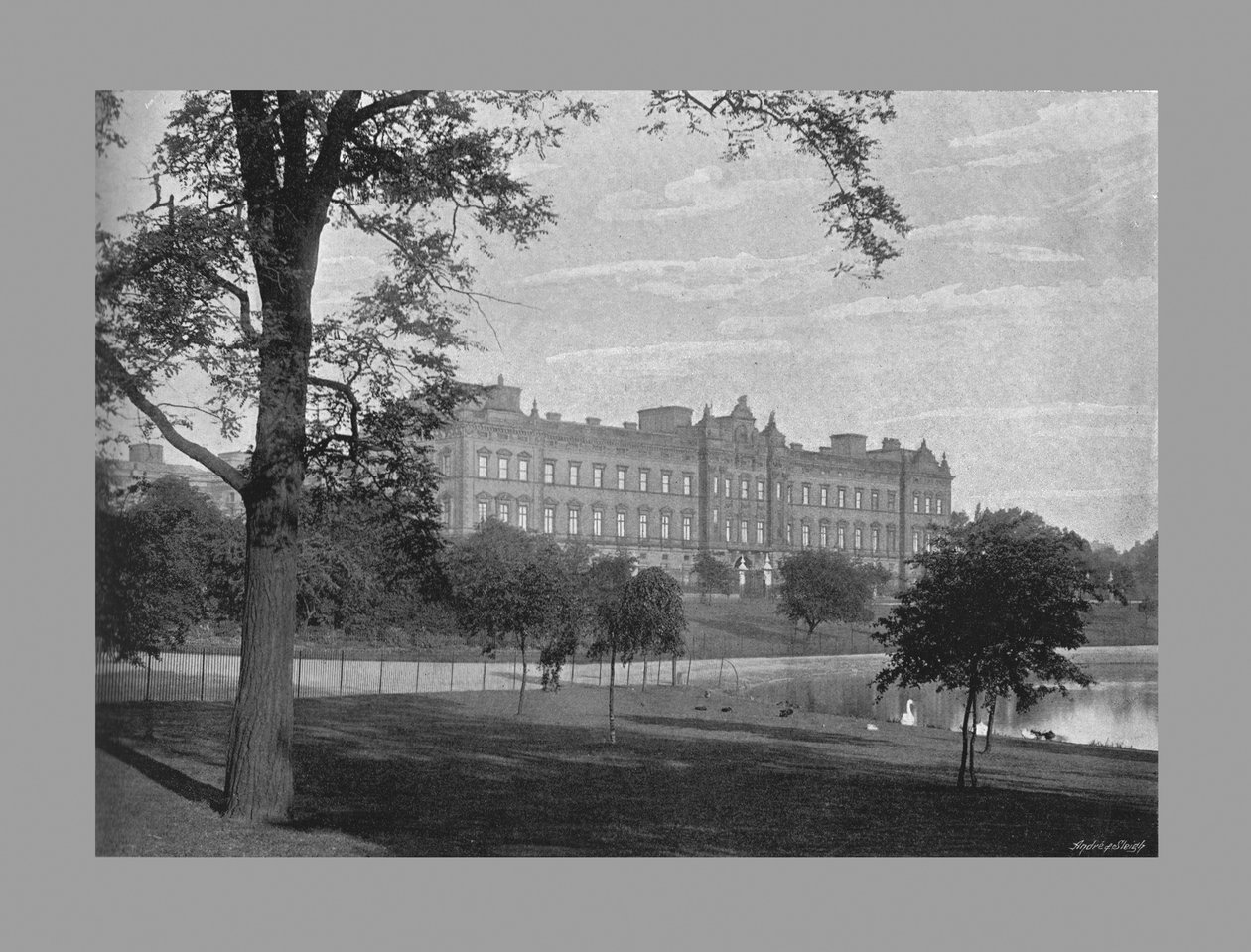 Palácio de Buckingham, Londres, c1900 de G. W. Wilson and Company