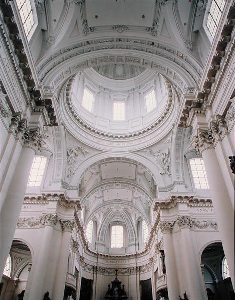 Vista interior da cúpula de Gaetano Pizzoni