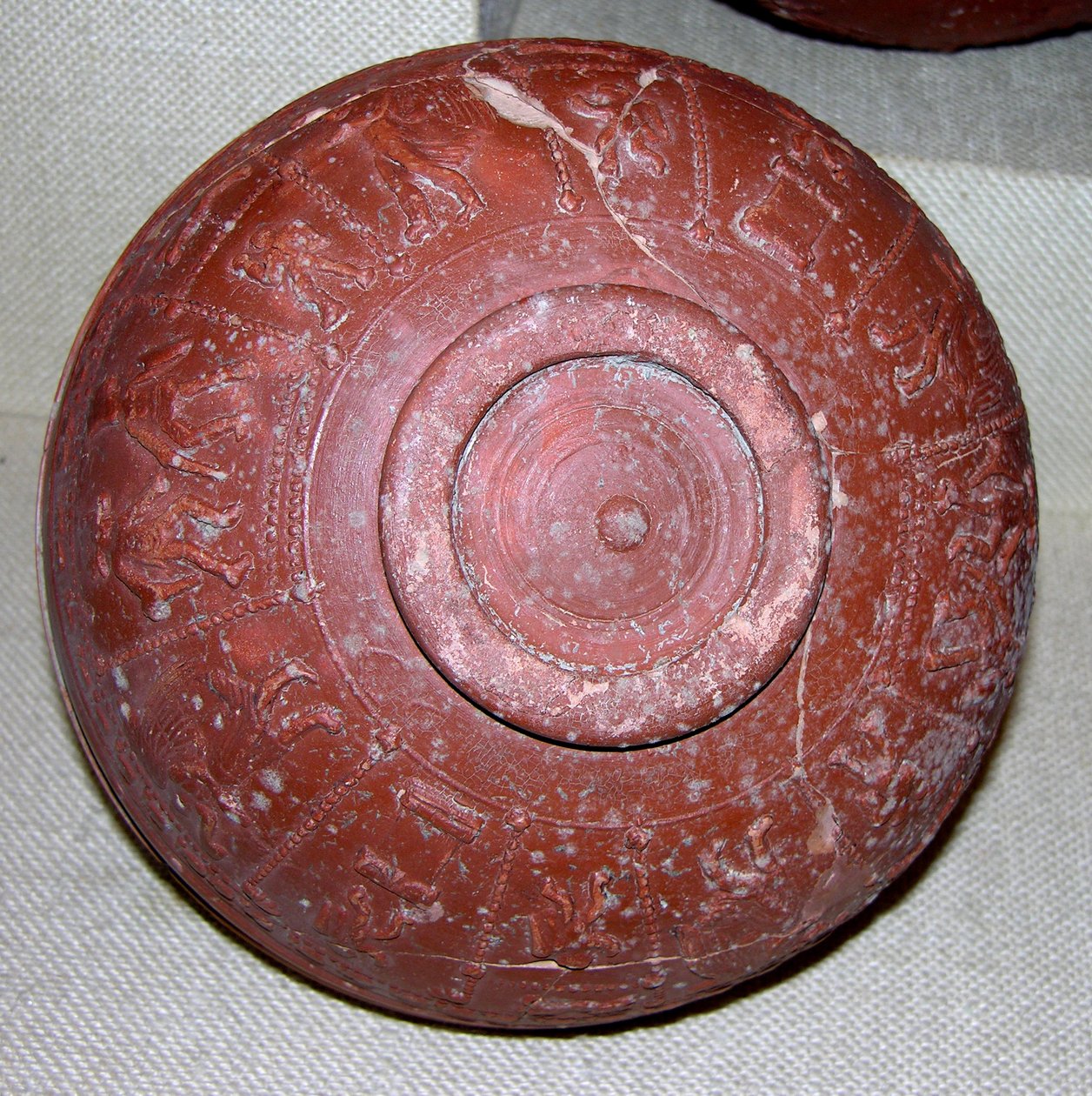 Taça Dragondorff, c.150 aC (cerâmica) de Gallo Roman