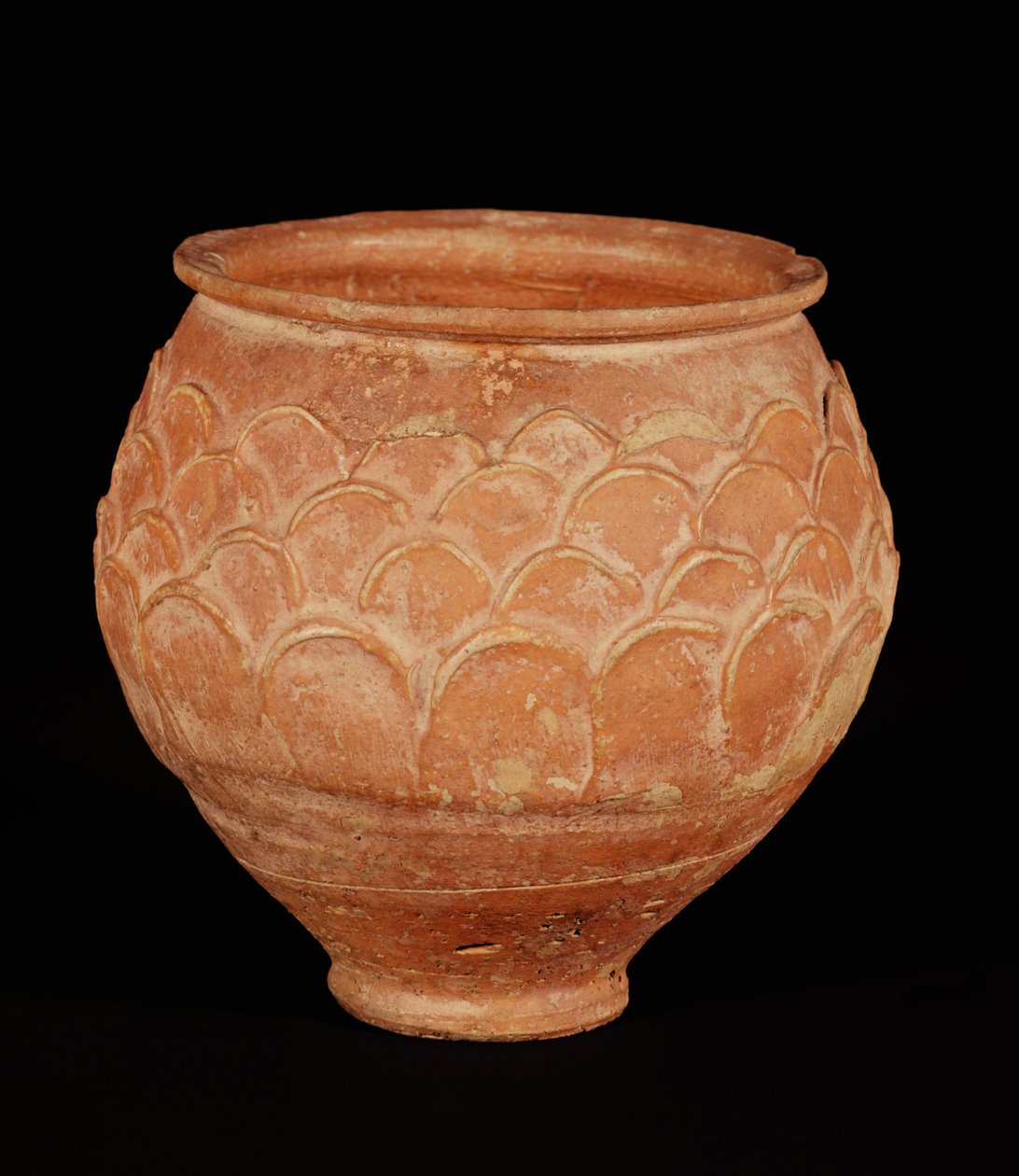 Jarra decorada com escamas aplicadas sobrepostas, encontradas na Gália (cerâmica) de Gallo Roman