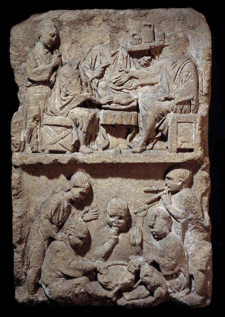 Art Gallo Romain: estela representando uma cena de refeições e jogos infantis. 50 AC-100 DC. Metz. Museu de Belas Artes de Gallo Roman