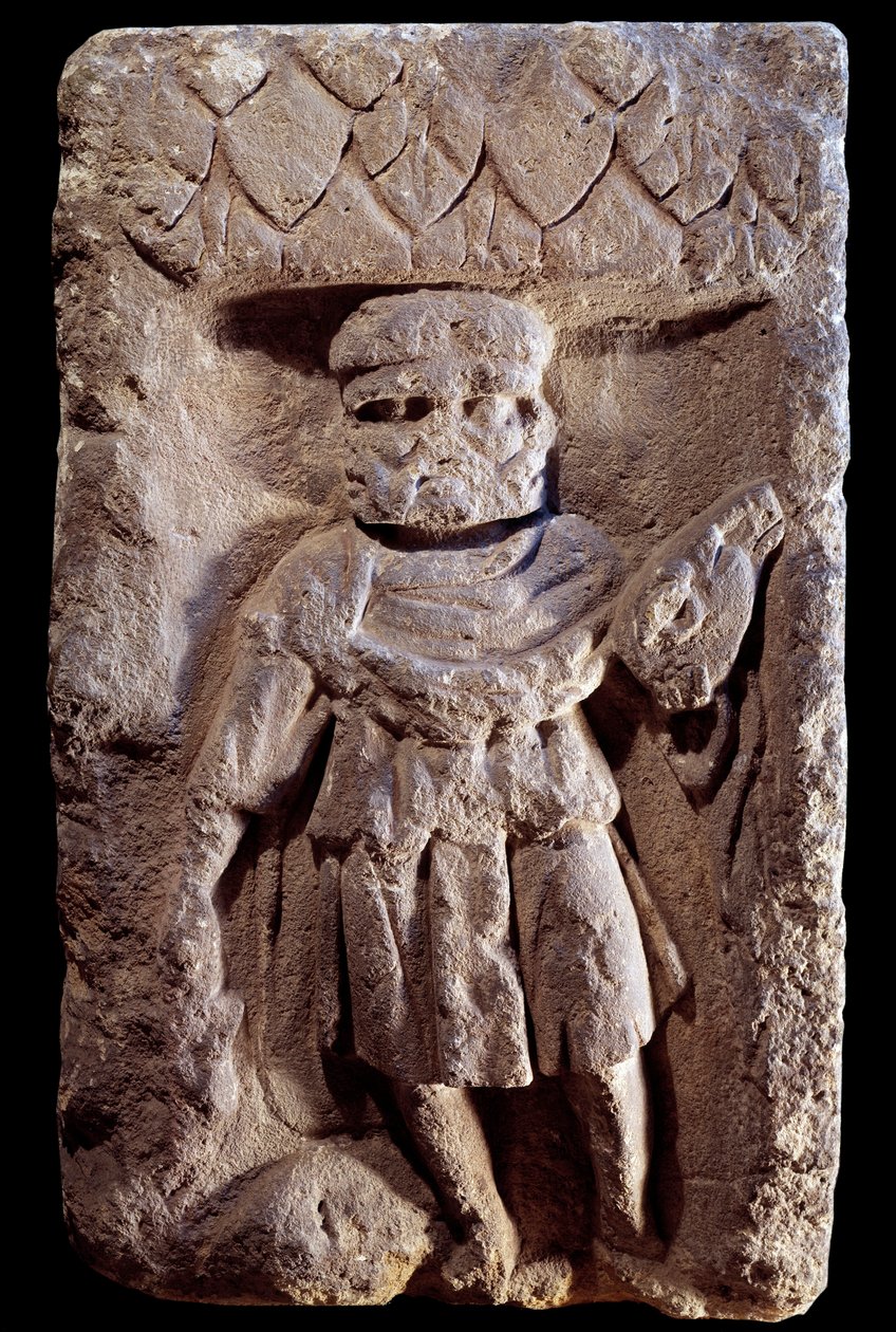 Arte galo-romana: divinites tricéfalos ou Mercúrio tem três cabeças. Alívio na pedra. Século I a.C. - Século V d.C. Paris, Musee Carnavalet de Gallo Roman