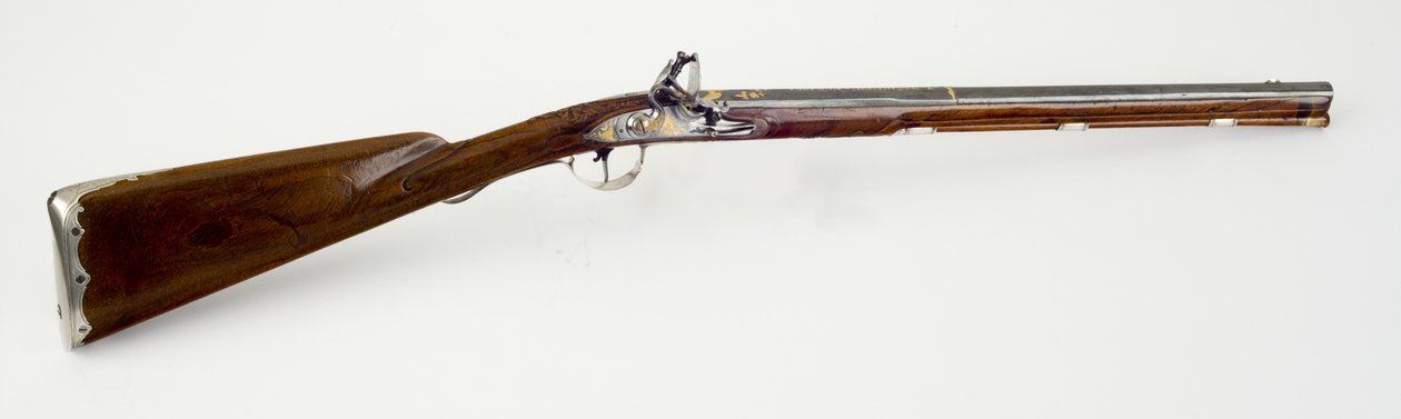 Arma de pederneira para uma criança, c.1780 (madeira, aço, chifre e prata com douramento e azul) de Gavrila Permyakov