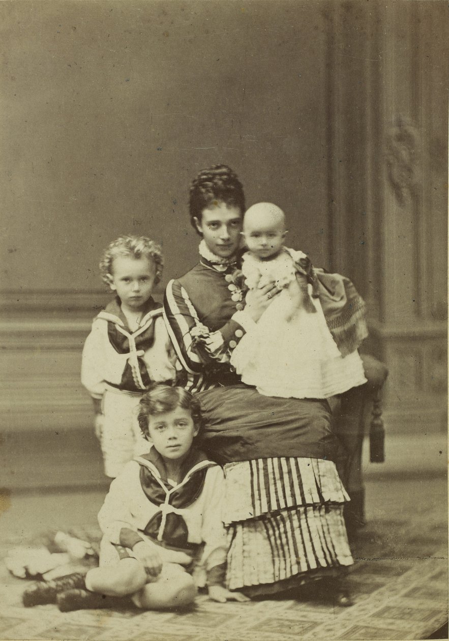 Grã-duquesa Maria Fyodorovna com filhos, Nicholas Alexandrovich, George..., c. 1875. de Georg Emil Hansen