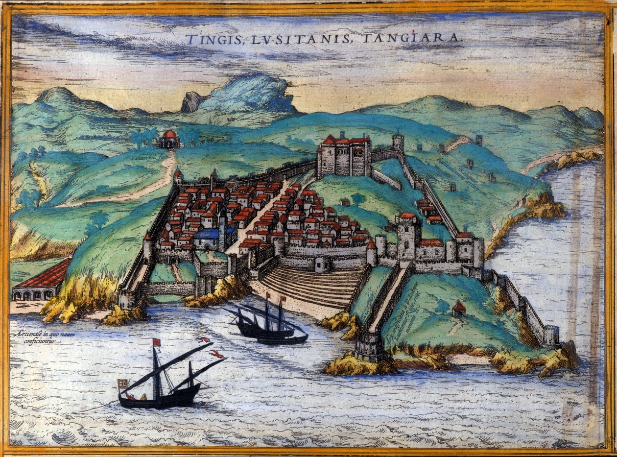 Vista da cidade fortificada de Tânger e da costa, Marrocos. Três navios estão ancorados perto da costa. Em "Ciuitates orbis terrarum Liber primus", de Georgius Braun e Franz Hohenberg, Colónia 1582. de Georg Braun and Hogenberg Franz