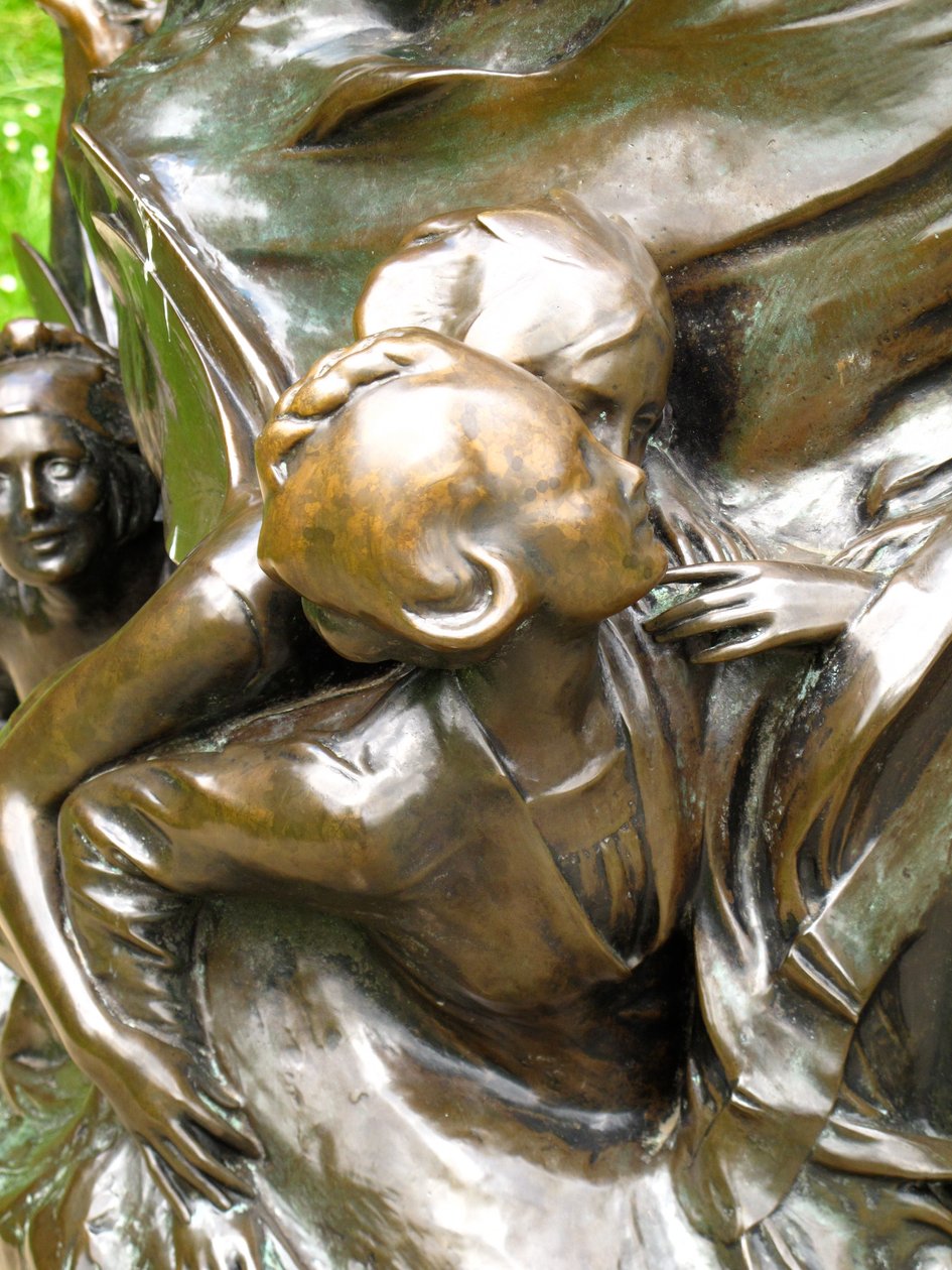 Fadas, detalhe da estátua de Peter Pan, 1912 (bronze) de George James Frampton
