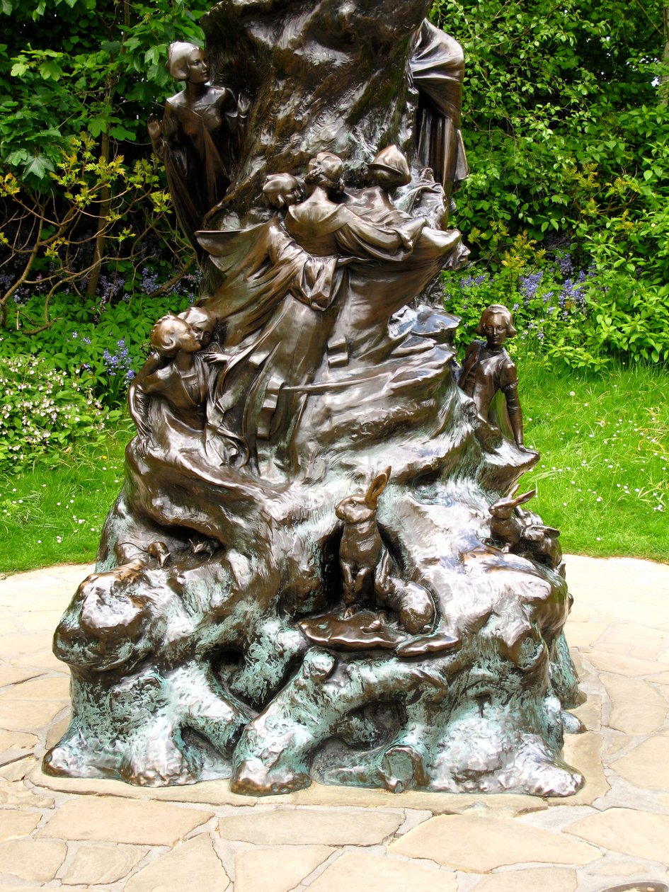 Plinto, detalhe da estátua de Peter Pan, 1912 bronze de George James Frampton