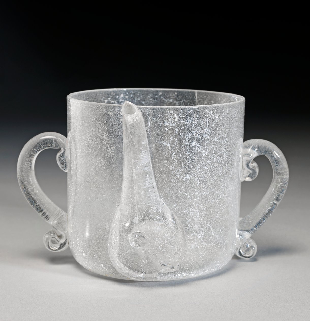 Posset Pot (vidro de chumbo fundido) de George Ravenscroft