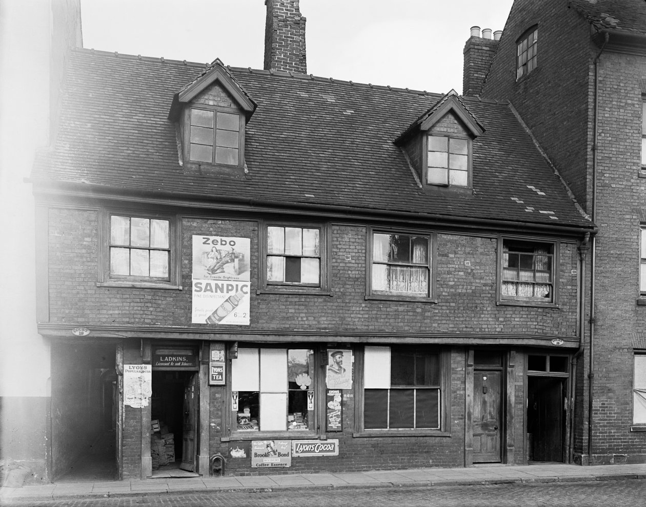 85 Little Park Street, Coventry, West Midlands, 1941. de George Bernard Mason