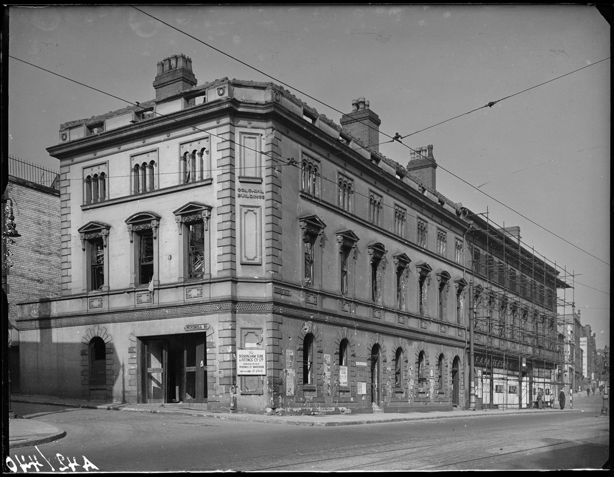 Edifícios coloniais, 7 Horsefair, Ladywood, Birmingham, 1941. de George Bernard Mason