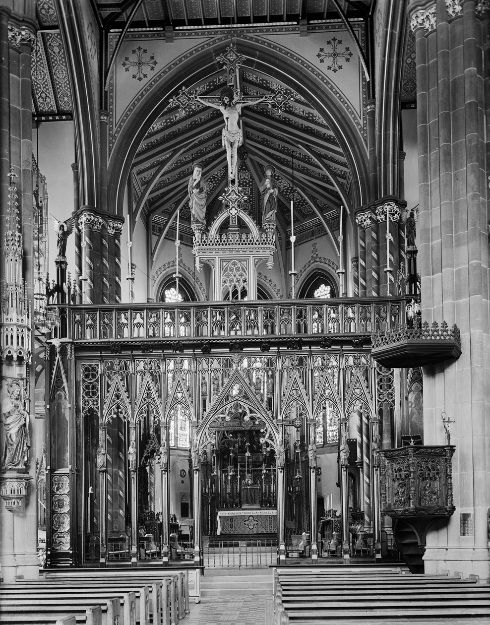 Catedral Católica Romana de St Chad, Birmingham, West Midlands, década de 1940-1960. de George Bernard Mason