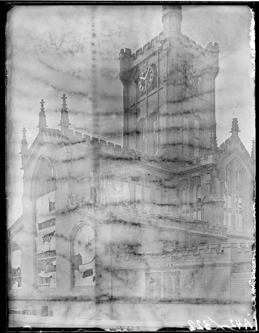 Igreja de São João Batista, Fleet Street, Bablake, Coventry, 1941. de George Bernard Mason