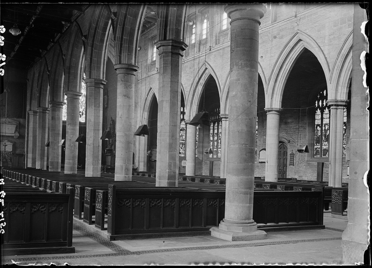Igreja Catedral de Todos os Santos, Kirkgate, Wakefield, 1942. de George Bernard Wood