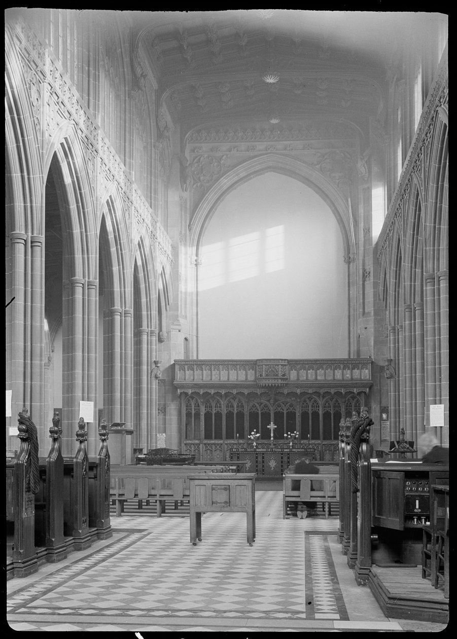 Igreja Catedral de Santa Maria, Fennel Street, Manchester, 1942. de George Bernard Wood