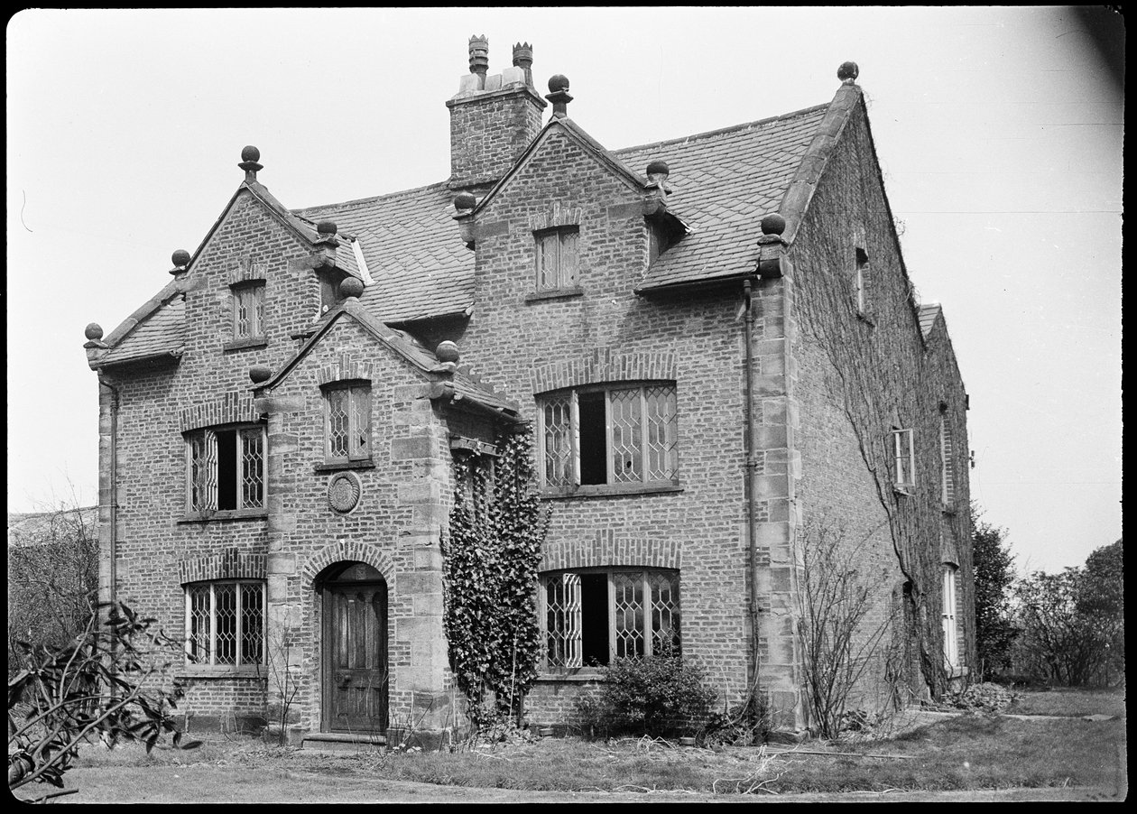 Knobb Hall, Manchester, 1942. de George Bernard Wood