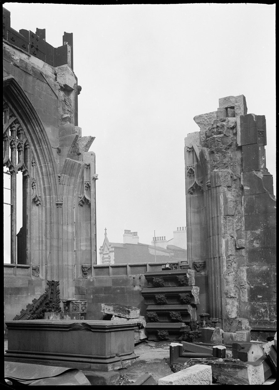 Catedral de Manchester, Manchester, 1942. de George Bernard Wood