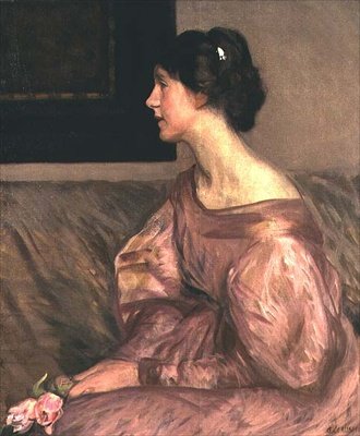 Retrato de uma senhora sentada, meio comprimento em perfil segurando duas rosas rosa e usando um vestido rosa de George Clausen