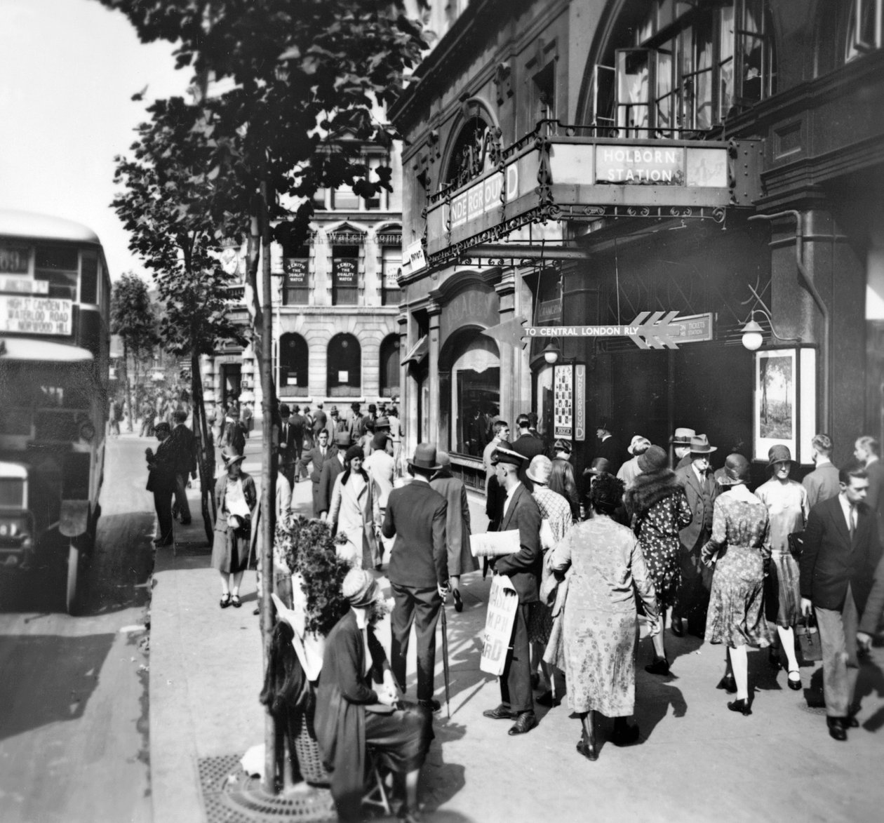 Estação Holborn, Londres, década de 1920 de George Davison Reid