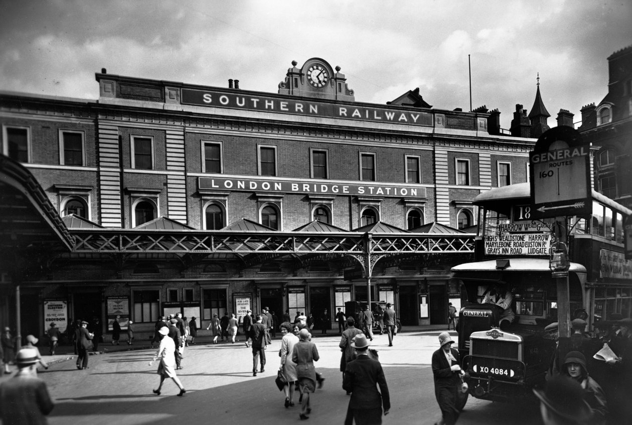 Estação London Bridge, Southwark, Londres, c1920-c1930. de George Davison Reid