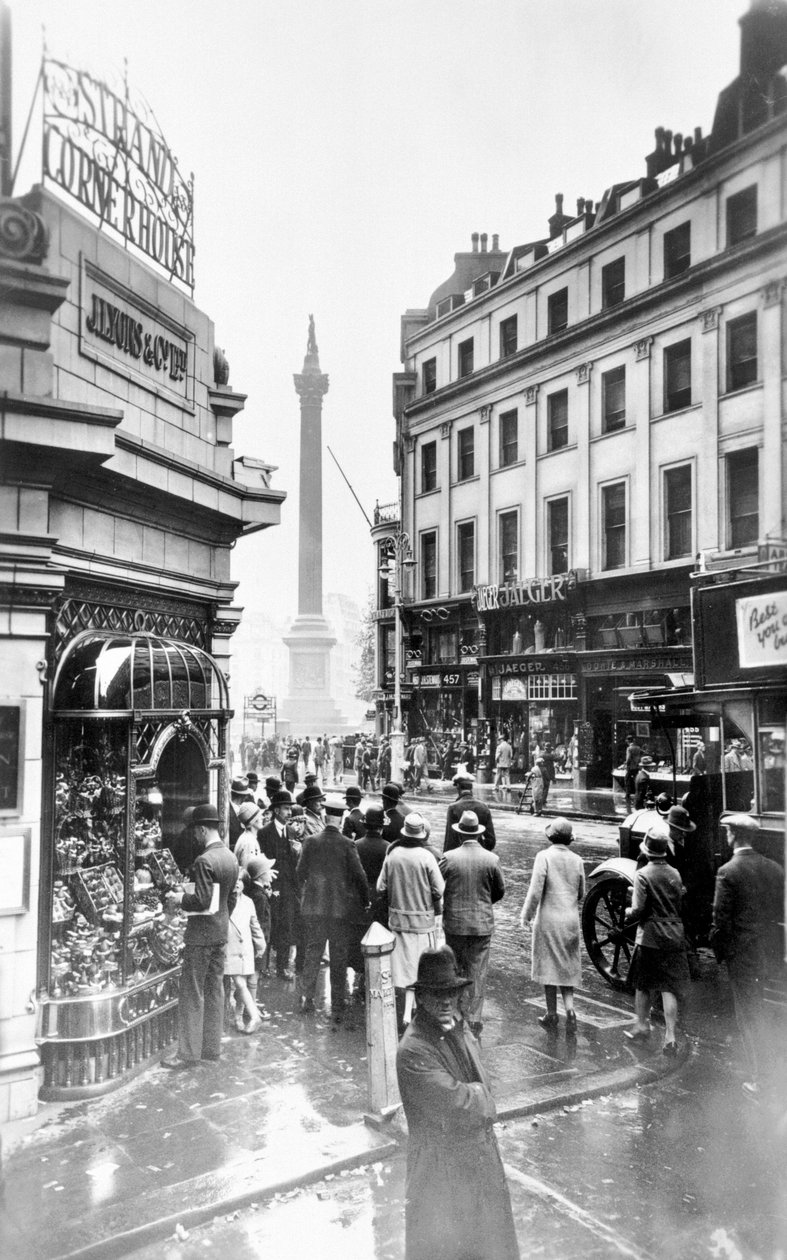 Coluna de Nelson, The Strand e Lyons Corner House, Westminster, Londres, antes de 1933 de George Davison Reid