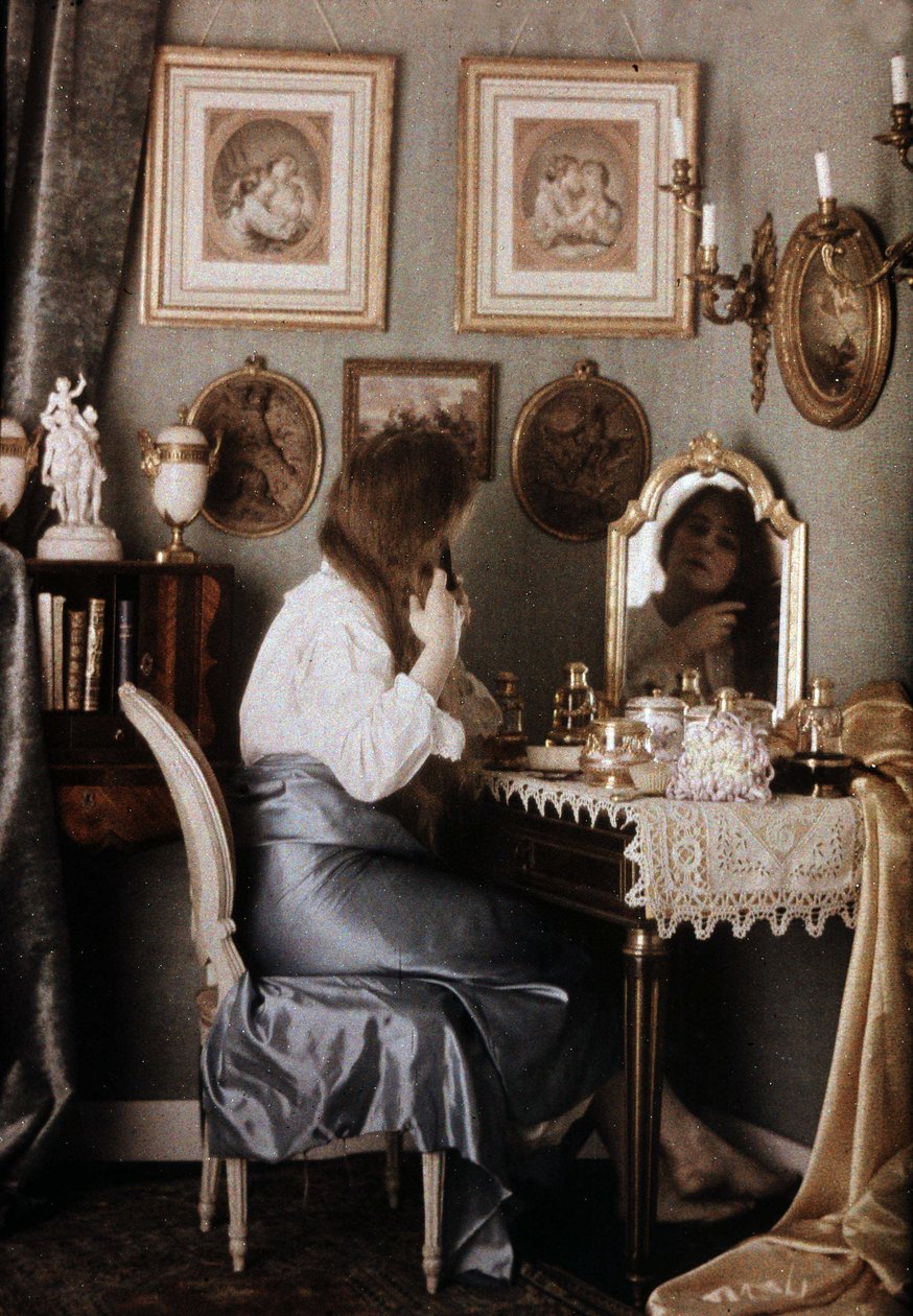 Mulher com a sua sanita - autocrómio de G. Henry, v. 1910 de George F. Henry