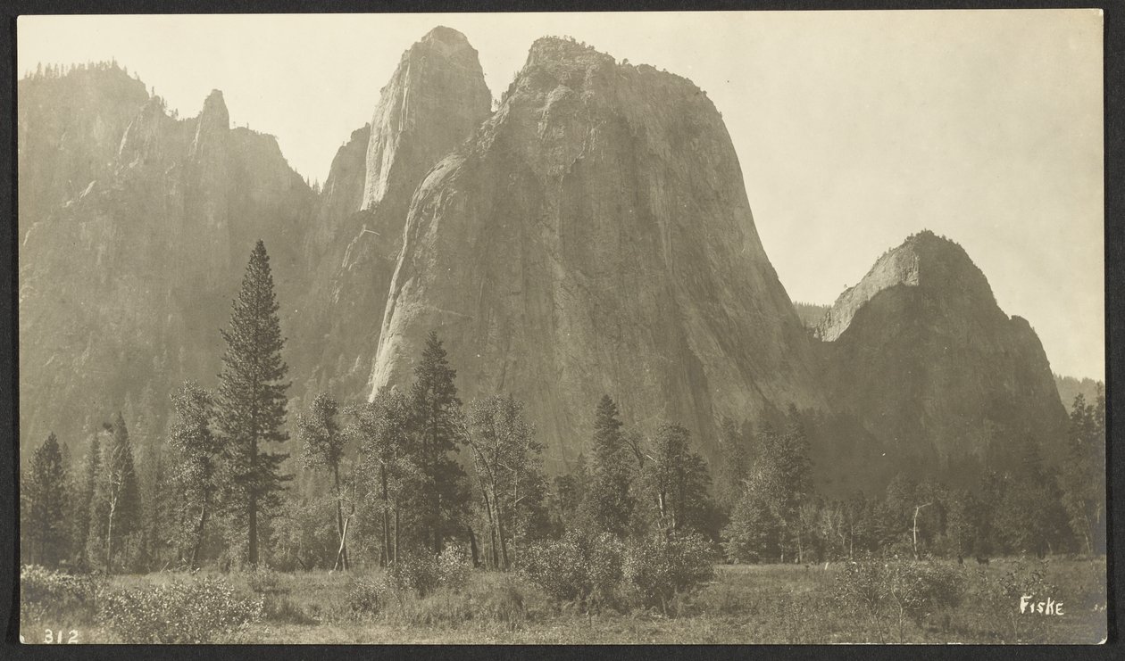 Cathedral Rocks, 2600 pés de George Fiske