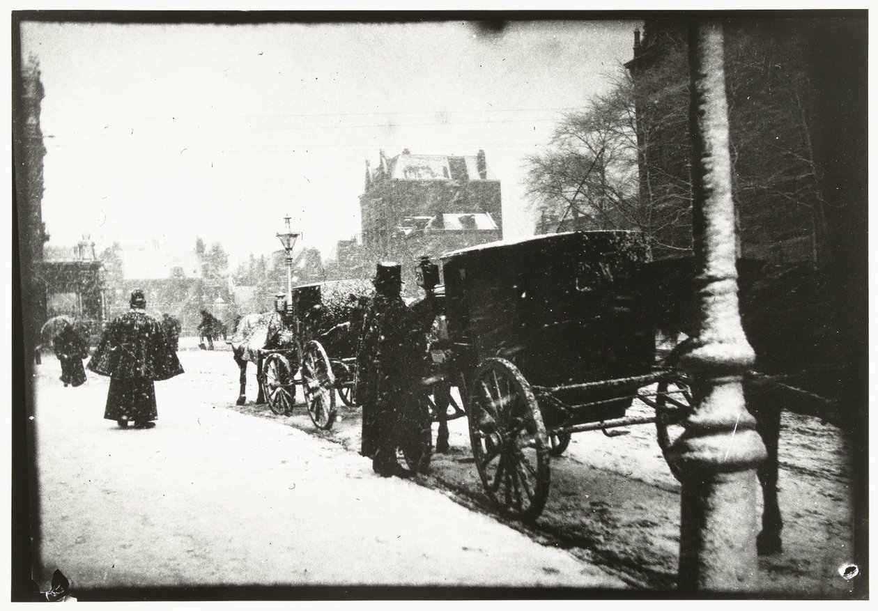Vista do Leidseplein em Amesterdão com trânsito de carruagens num dia de inverno de George Hendrik Breitner