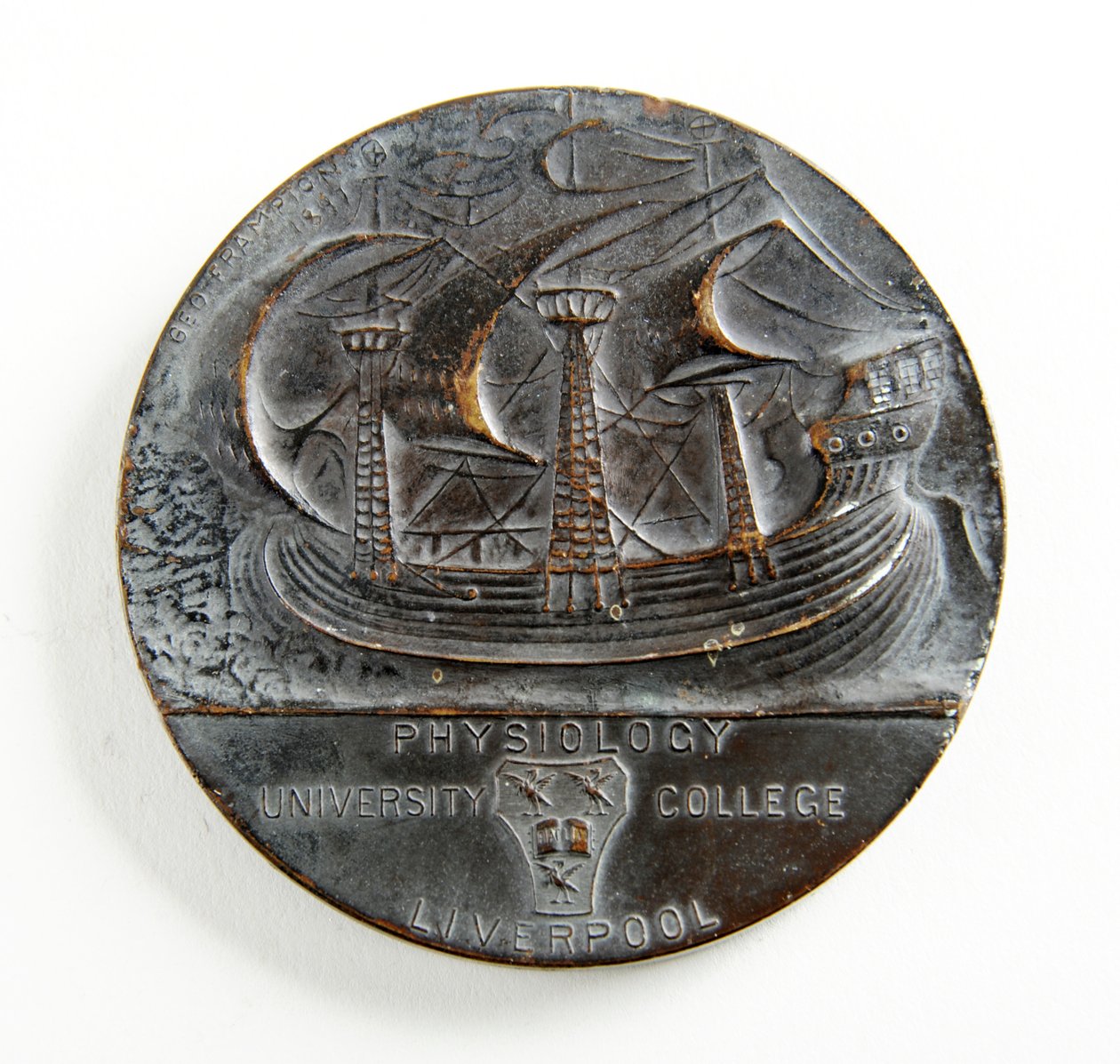 Medalha George Holt de Fisiologia da Universidade de Liverpool de George James Frampton