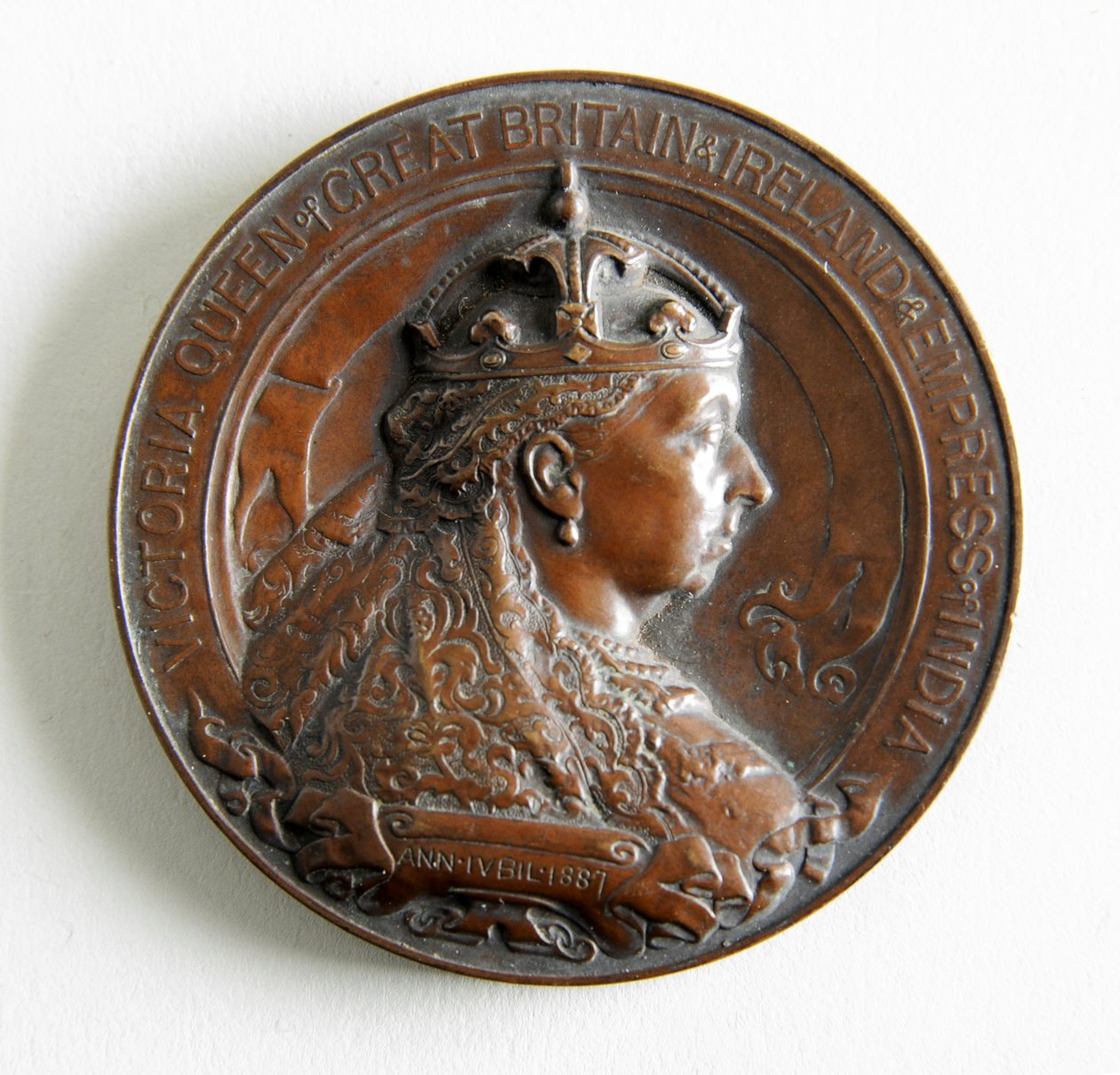 Medalha para comemorar o Jubileu de Ouro da Rainha Vitória de George James Frampton