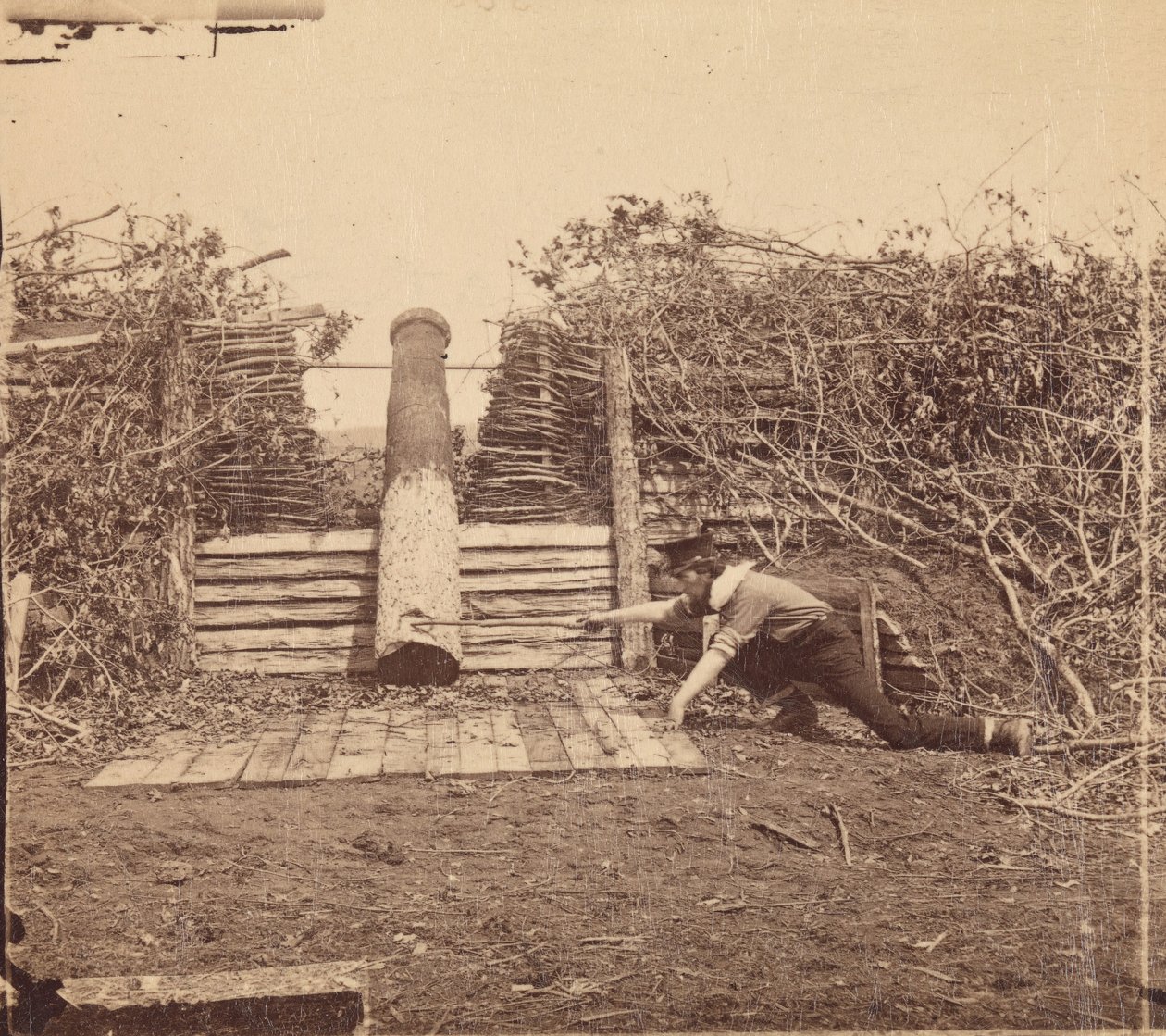 Quaker Gun, Centreville, Virgínia, março de 1862. de George N. Barnard