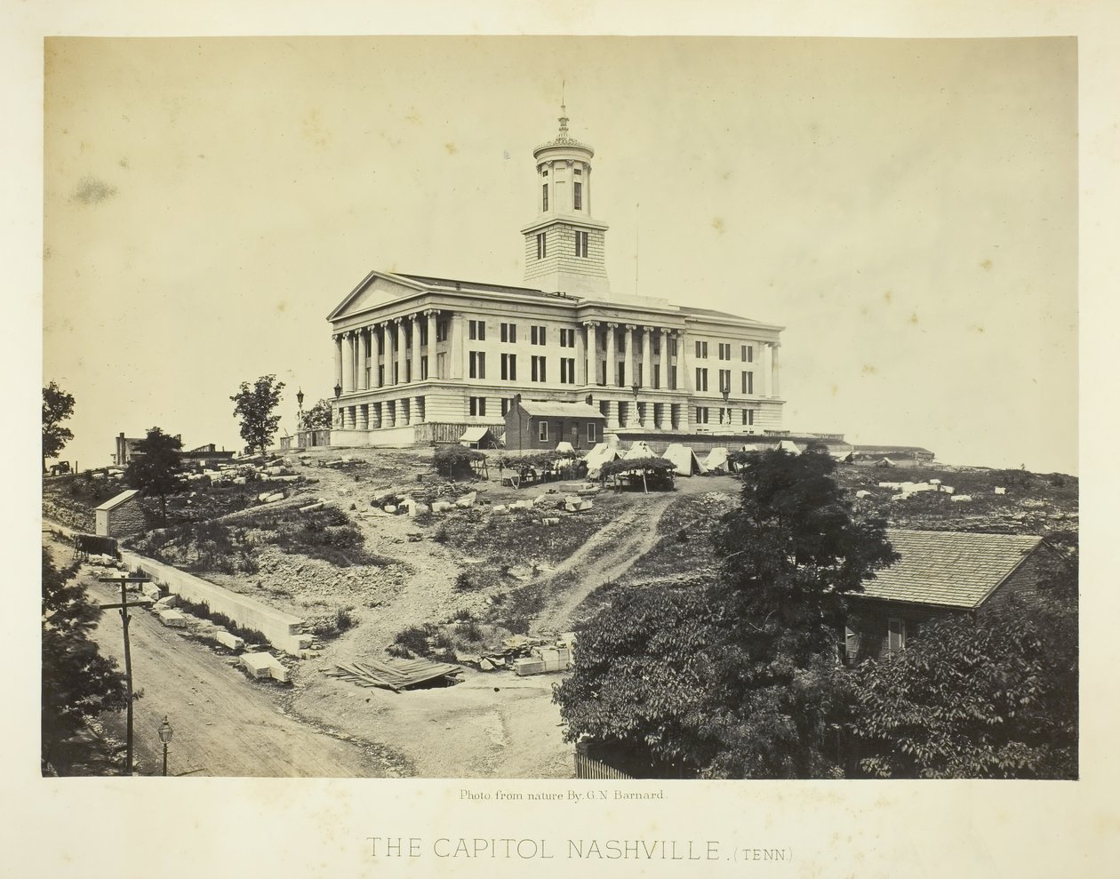 O Capitólio, Nashville, Tennessee, 1864. de George N. Barnard