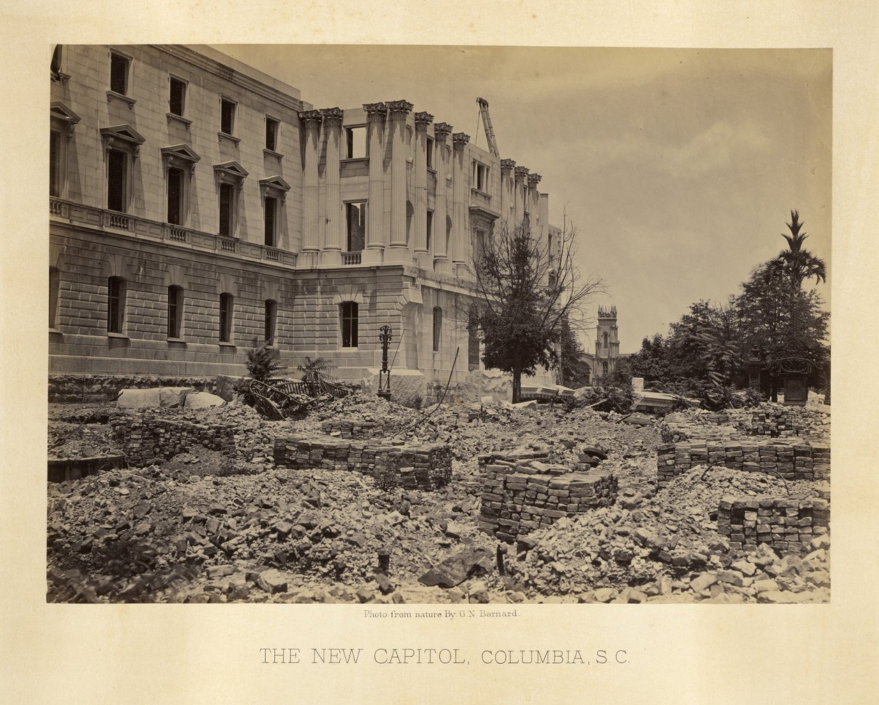 O Novo Capitólio, Columbia, Carolina do Sul de George N. Barnard
