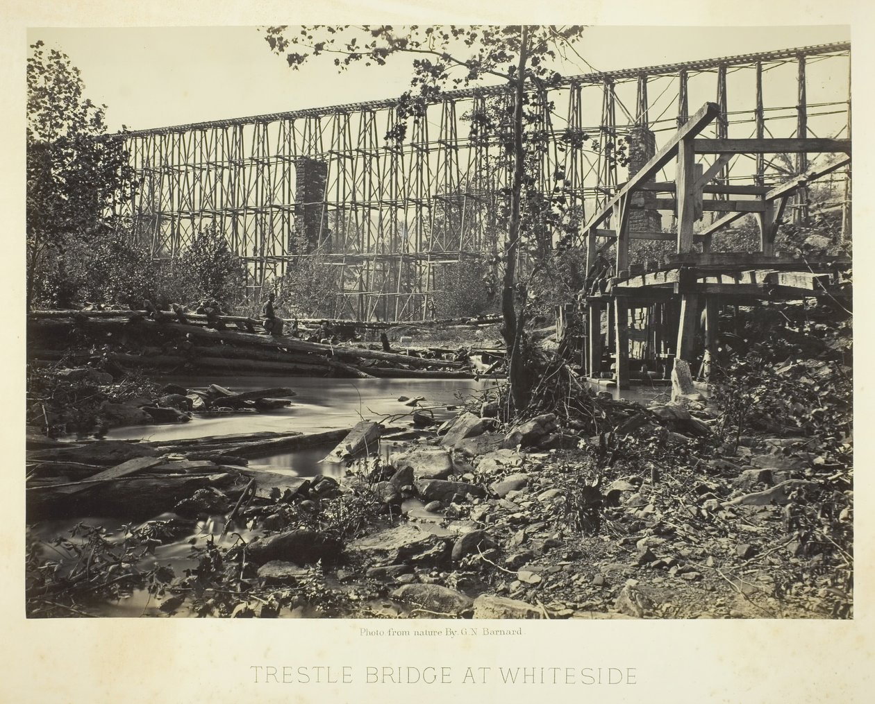 Ponte de cavalete em Whiteside, 1864. de George N. Barnard