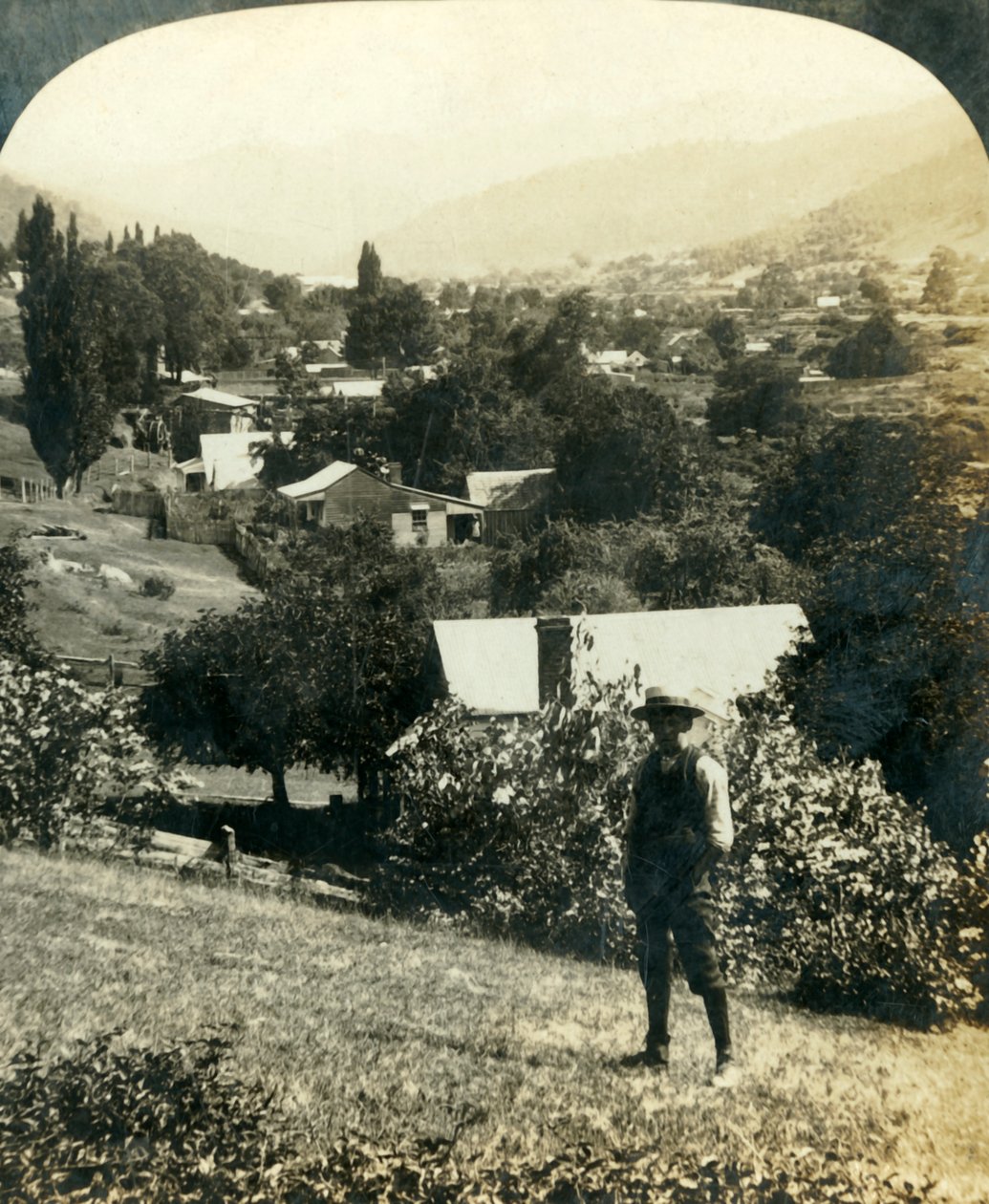 Vista aérea de Wandiligong, Victoria, Austrália, c1909. de George Rose