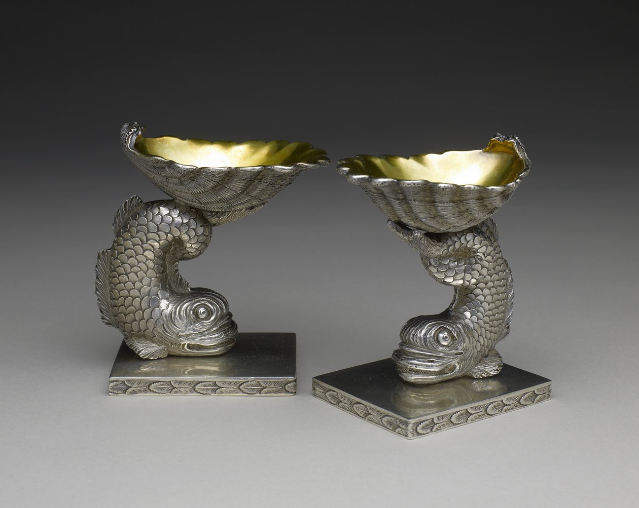 Par de pratos de sal, c. 1843-1850 (prata e douramento de prata) de George W. Stewart