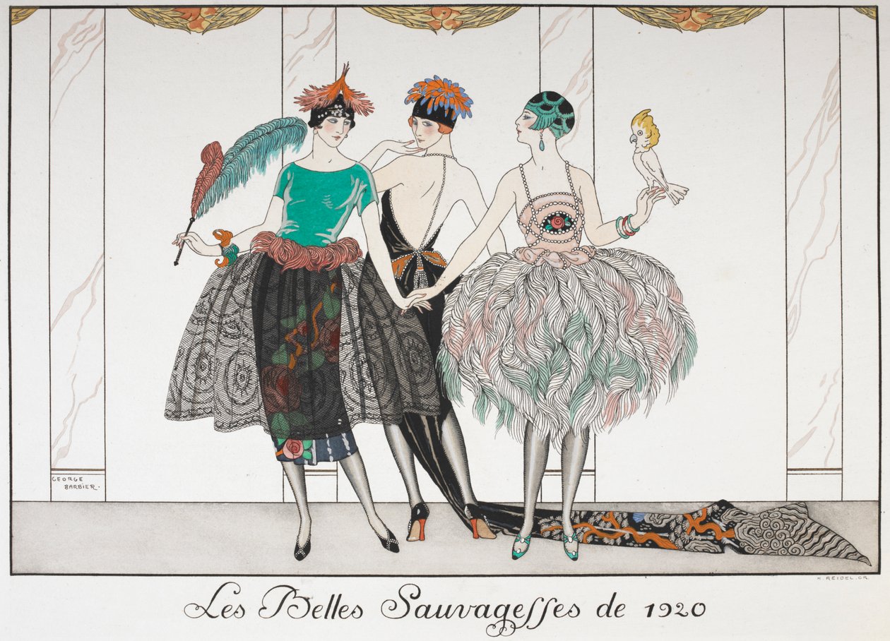 Les Belles Sauvagettes de 1920. Três mulheres em uma fila usando vestidos exóticos. de Georges Barbier