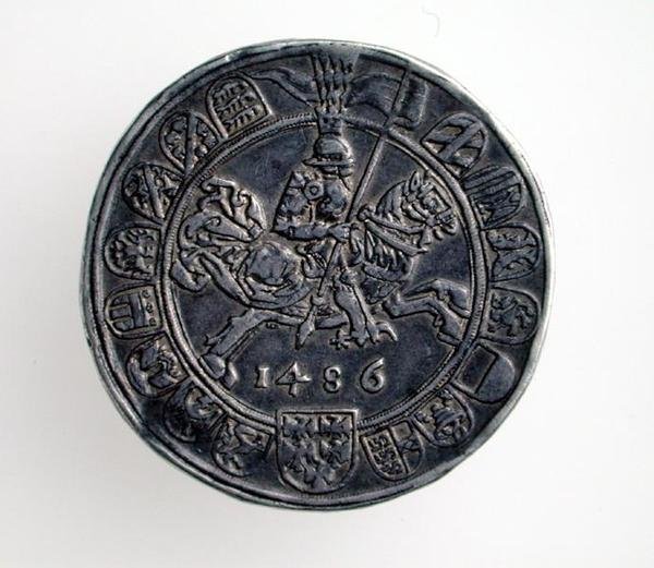 Guildiner (taler) de Sigismund (1439-96) Conde de Tirol, Hall Mint, 1486 (anverso) (prata) (para reverso ver 168059) de German School