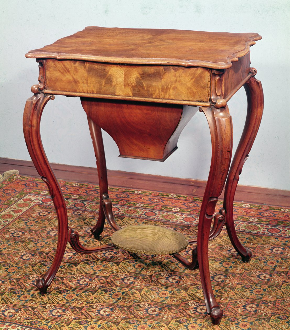 Mesa de trabalho estilo rococó, 1840 (mogno) de German School