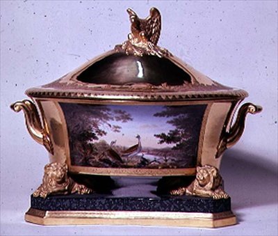 Terrina do Prussian Dinner Service, Berlim, 1816-19 (porcelana e dourada) (ver também 10534) de German School