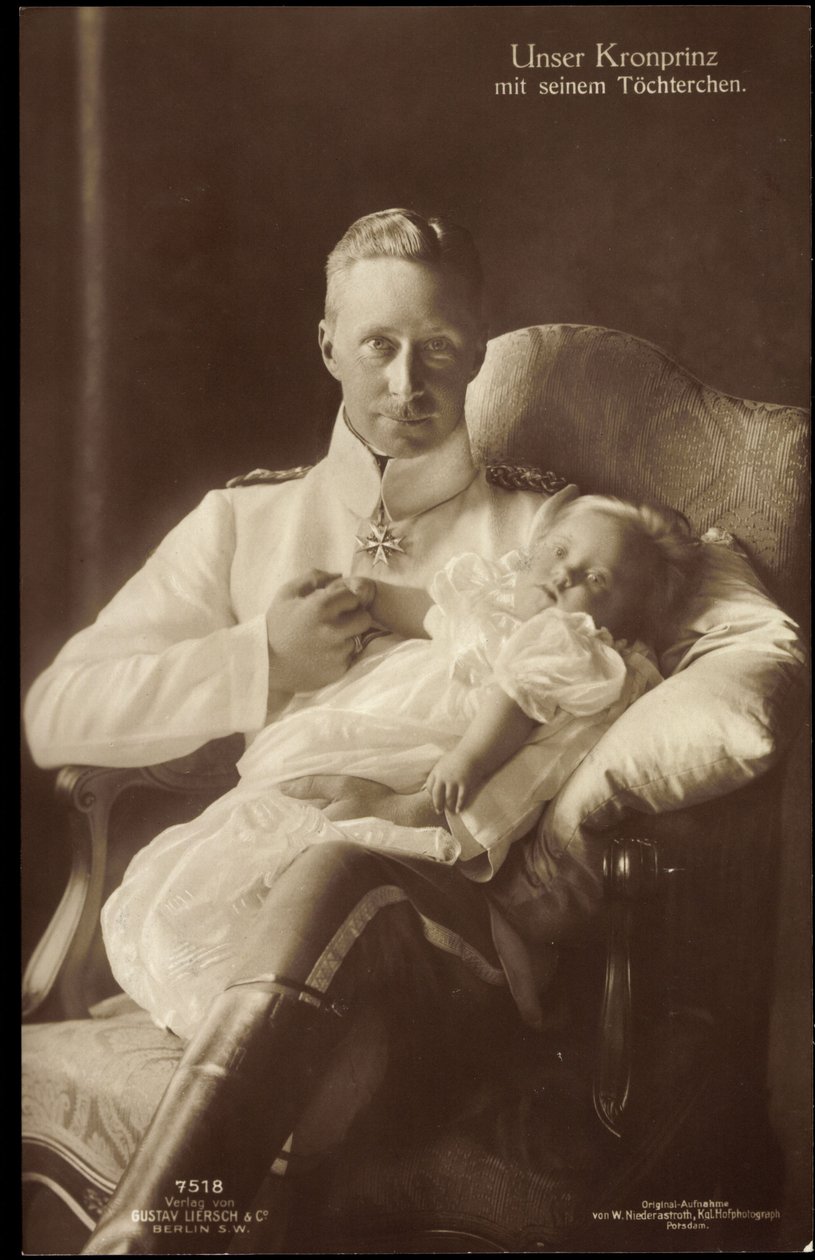 O príncipe herdeiro Friedrich Wilhelm com a filha, Liersch 7518 de German Photographer