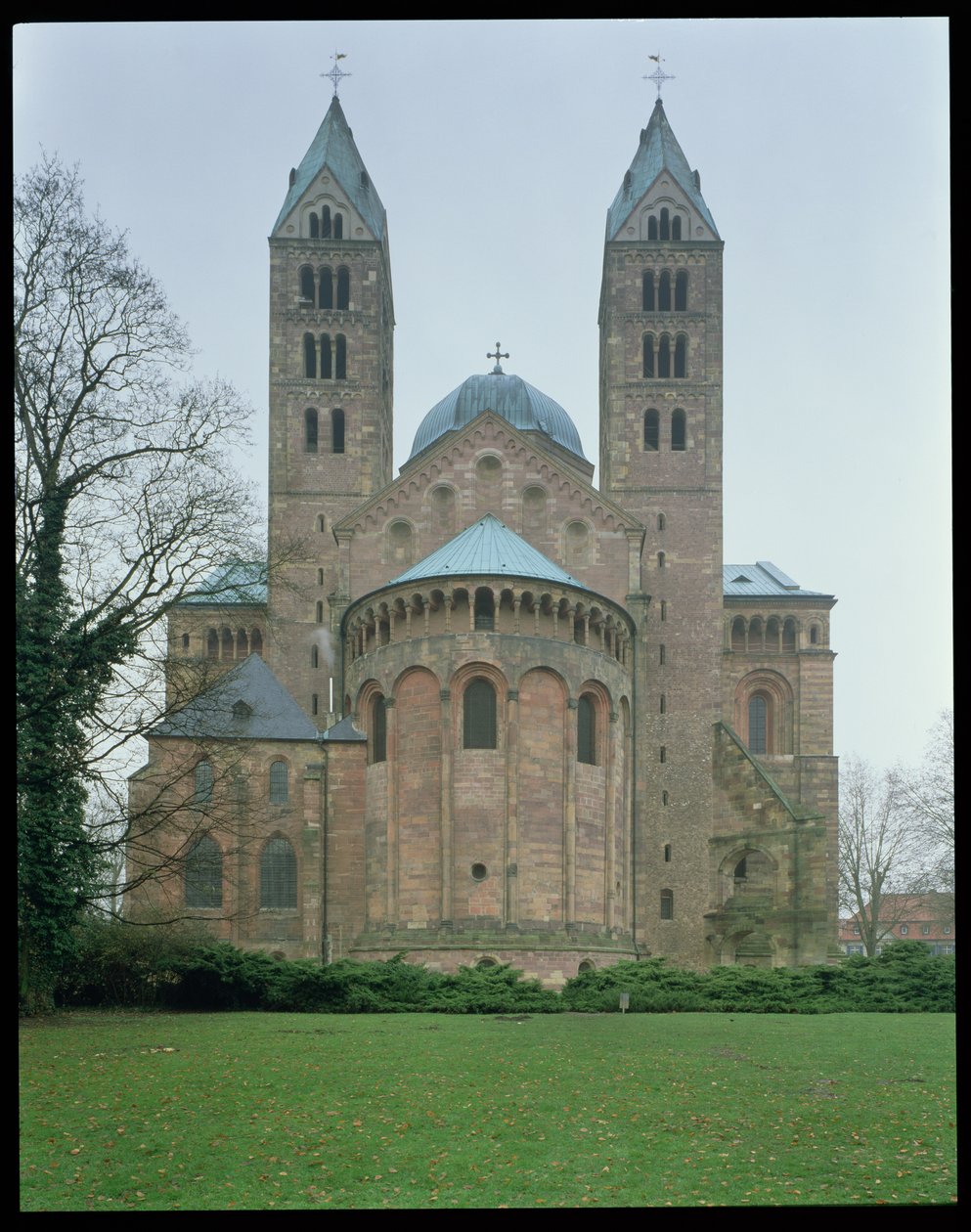 Extremidade leste da Catedral de Speyer, começou 1030 de German School