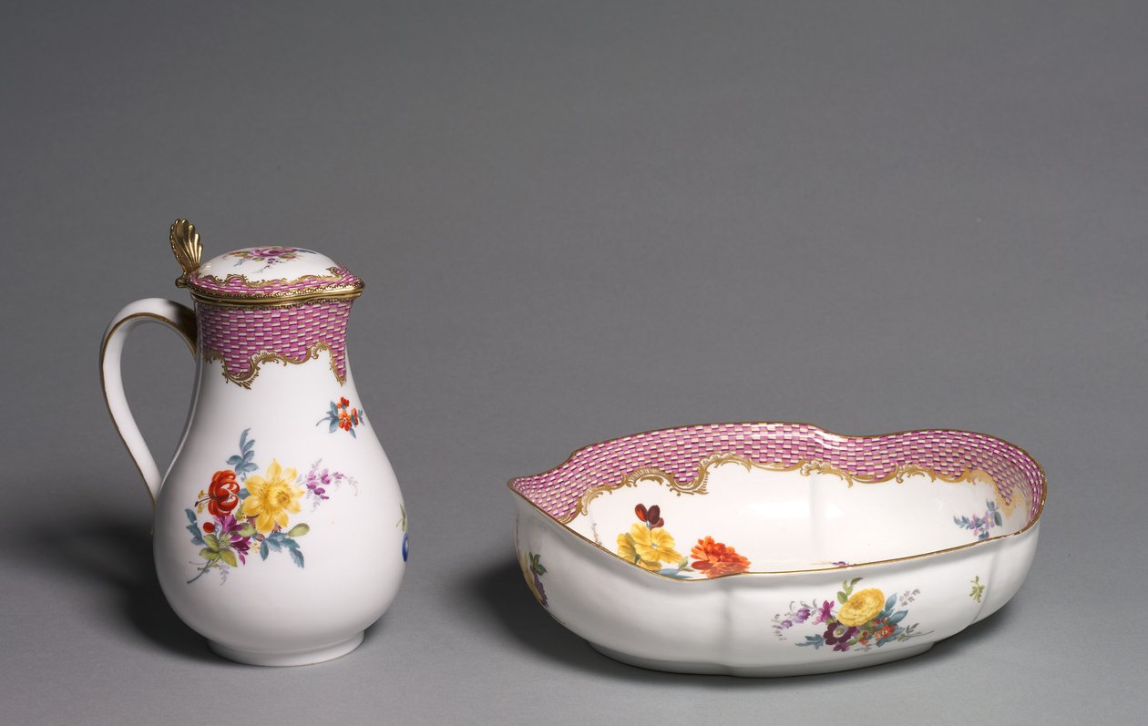 Ewer and Basin, fabricado por Meissen Porcelain Factory, Alemanha, c.1765 de German School